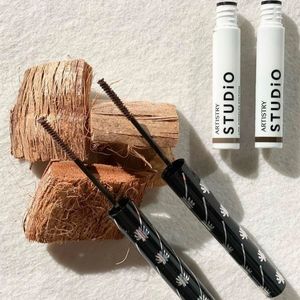 Perfecionando cejas del pacifico